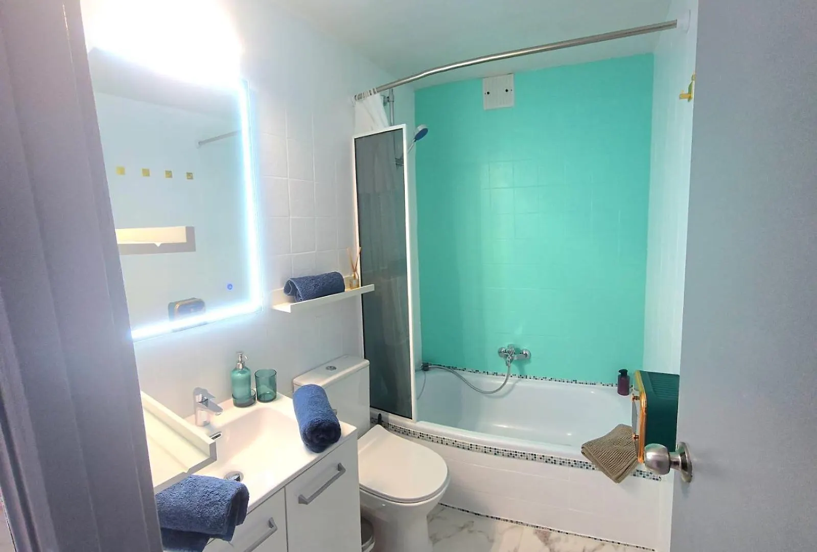 Nogalera Skyline Retreat One Bedroom Apartment With Balcony And Amazing Sea And City Views By Namaste Elite Torremolinos